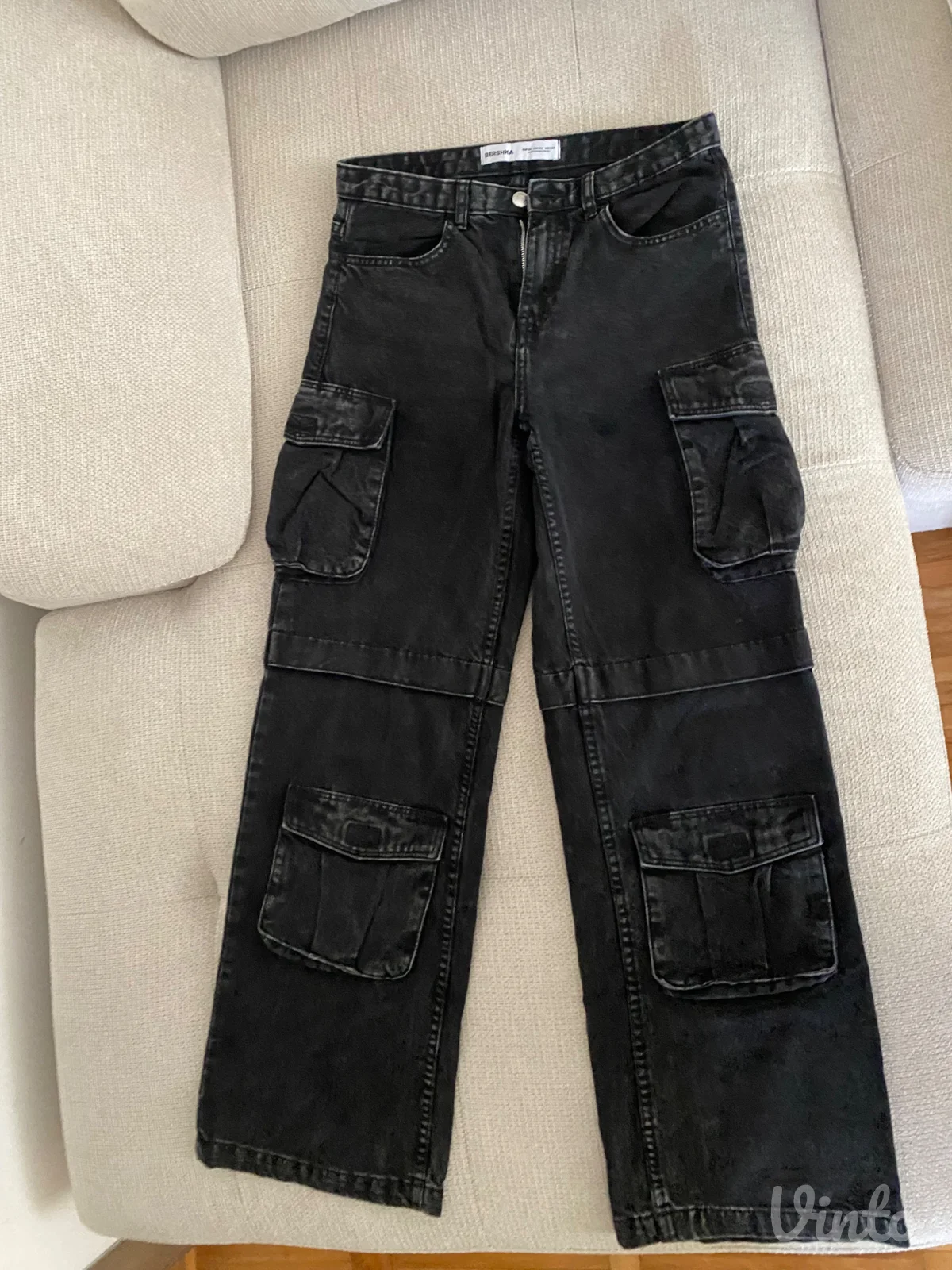 BERSHKA crne farmerke sa džepovima