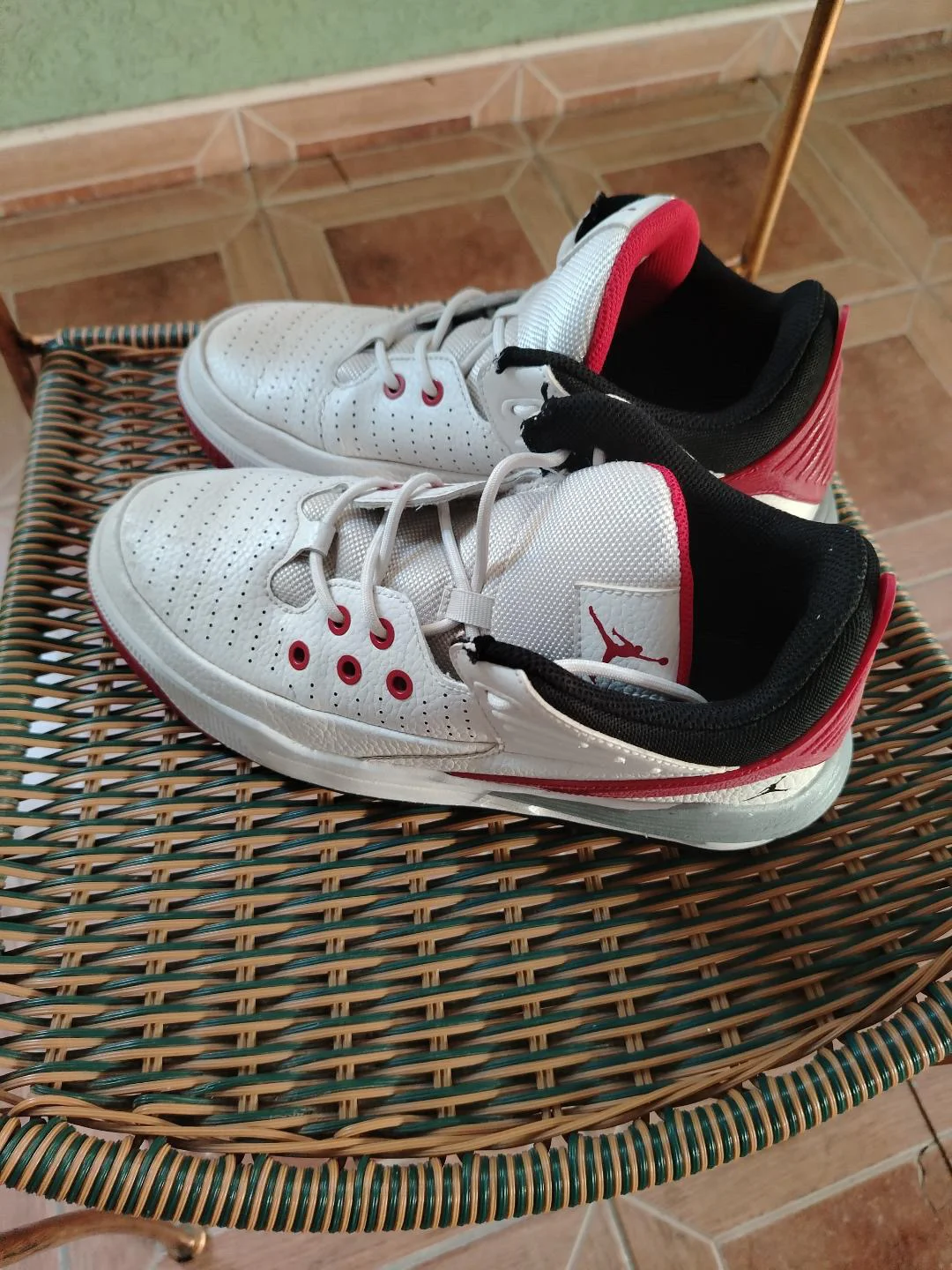 PATIKE NIKE AIR JORDAN AURA 5 HITNO !!!