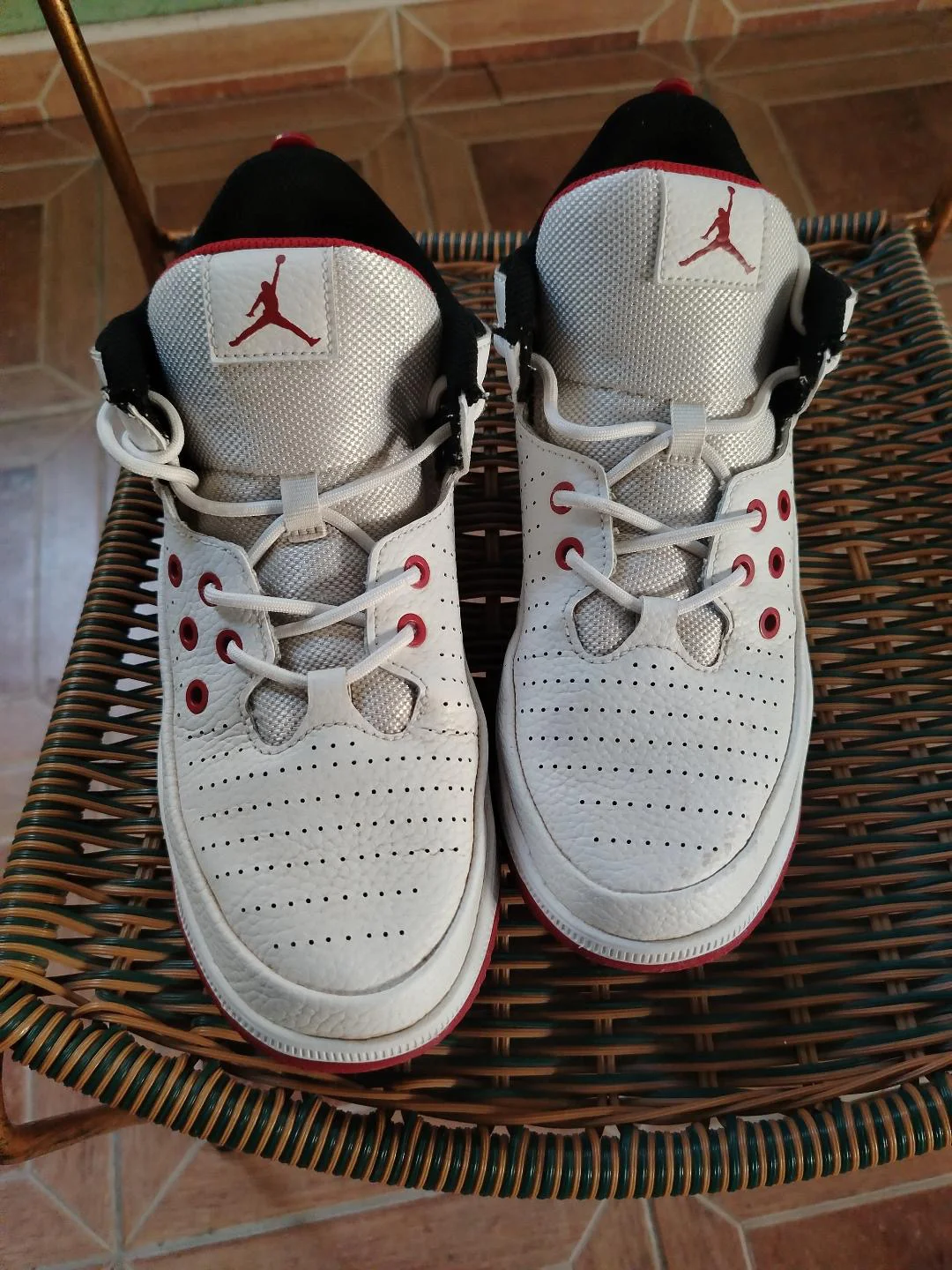 PATIKE NIKE AIR JORDAN AURA 5 HITNO !!!