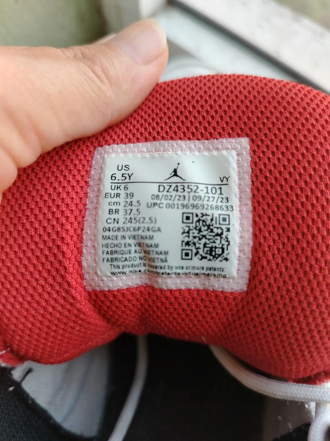 PATIKE NIKE AIR JORDAN AURA 5 HITNO !!!