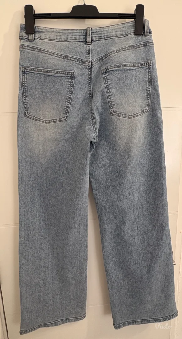 Farmerke sa ravnom (širom) nogavicom