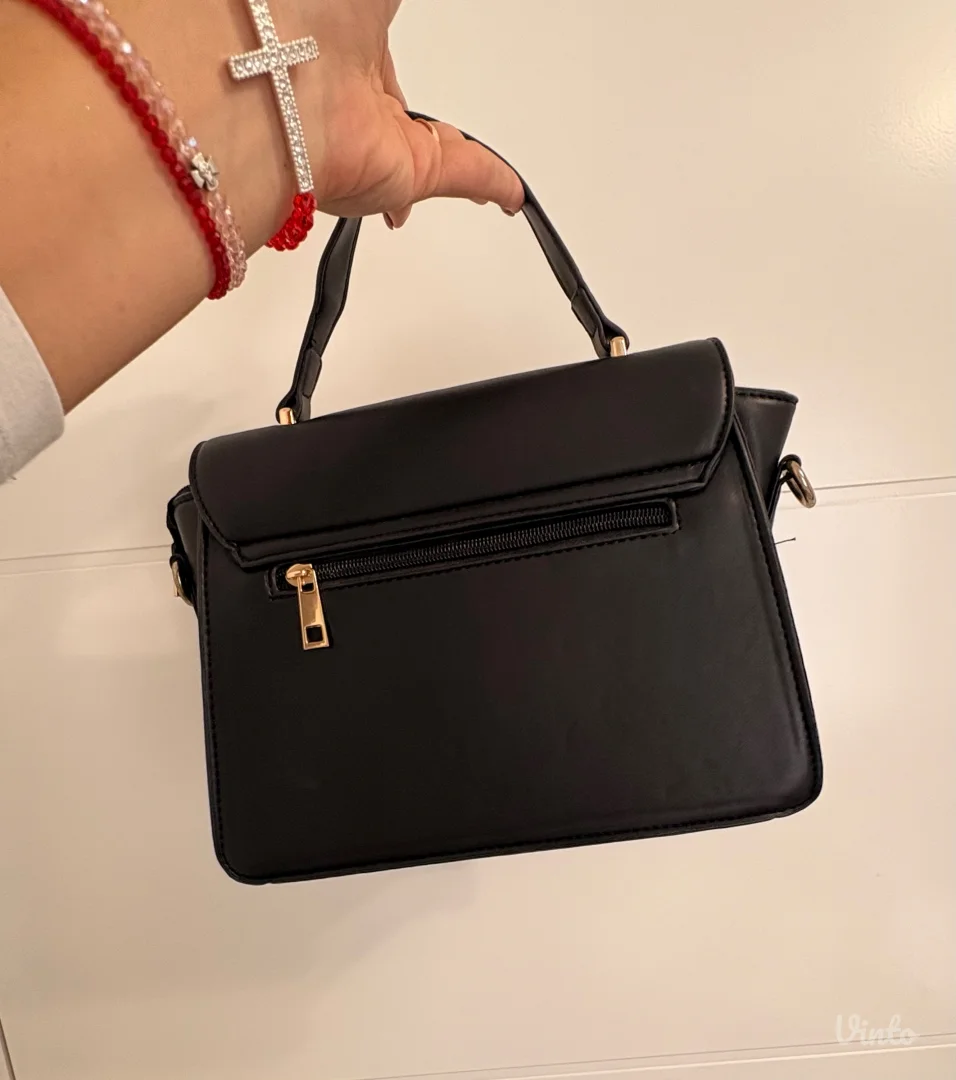 Crna elegantna torbica