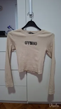 Ženska bez kratka bluza