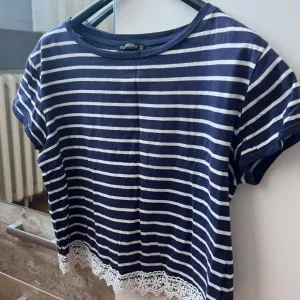 Zenska majica na pruge