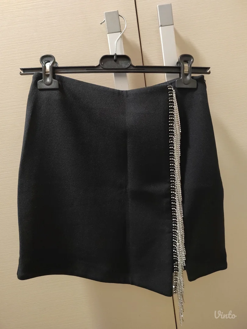 Crna Zara suknjica sa cirkonima