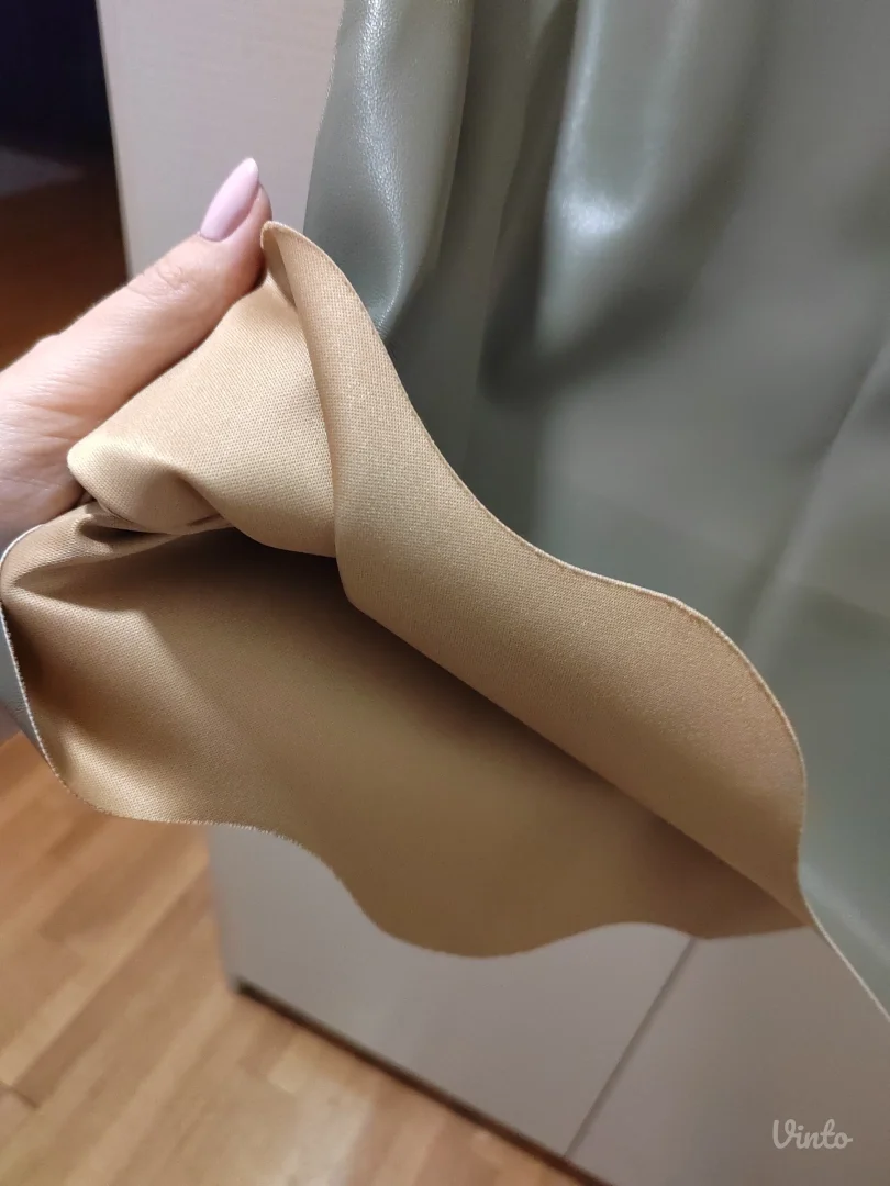 Maslinasto zelena kožna suknjica