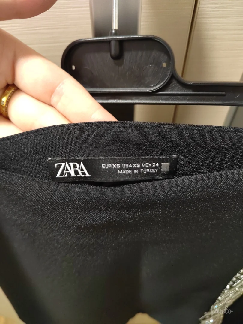 Crna Zara suknjica sa cirkonima