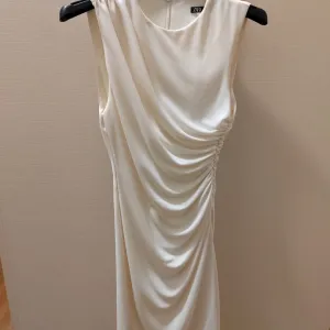 Bež/bela Zara haljina