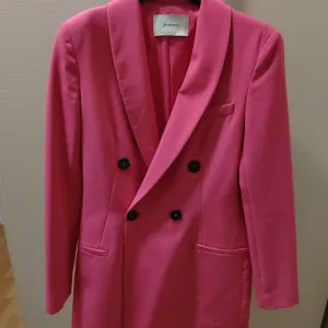 Pink sako haljina