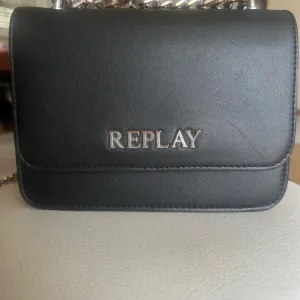 Replay crna torba