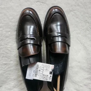 Nove Zara ženske mokasine