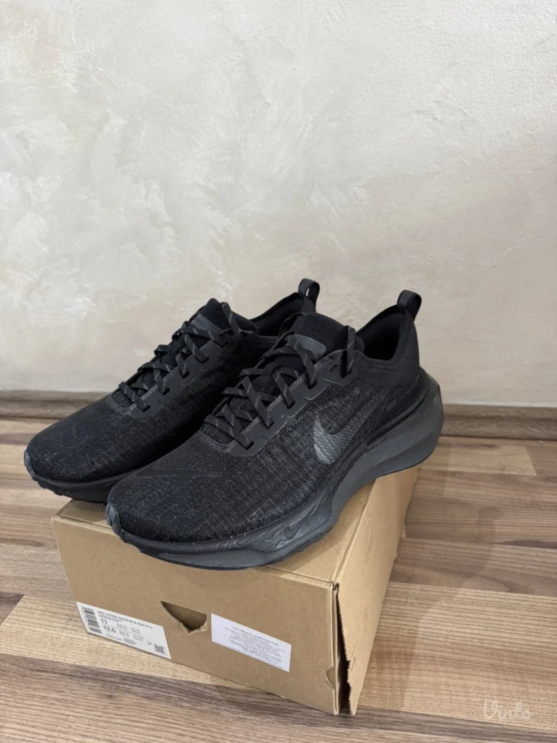 NOVO Nike invincible run 3 (br 45)