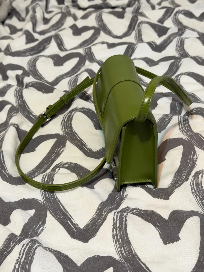 Karl lagerfeld torbica (jednom nosena)