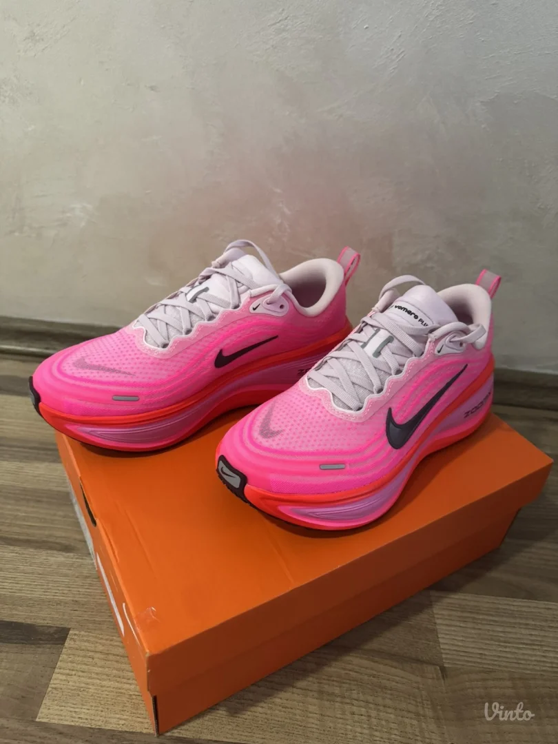 NOVO Nike vomero plus  38,5