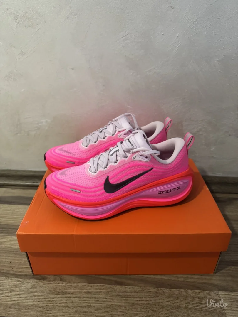 NOVO Nike vomero plus  38,5