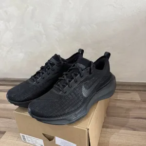 NOVO Nike invincible run 3 (br 45)