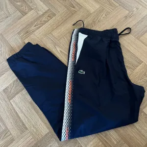 NOVO Lacoste trenerka XL