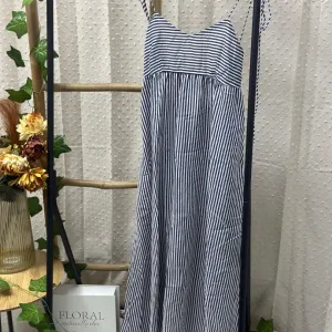 Stradivarius nova haljina