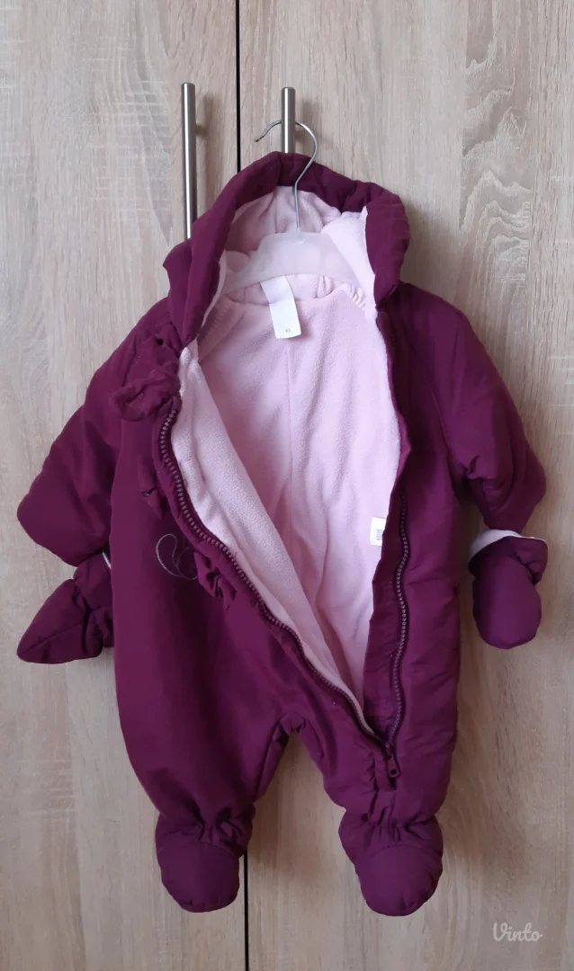 Ljubicasti skafander za bebe