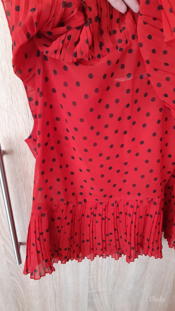 Zara crvena plisirana bluza