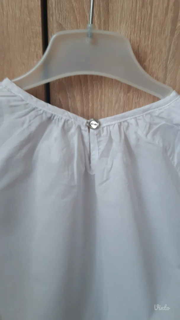 Bela bluza sa kratkim rukavima