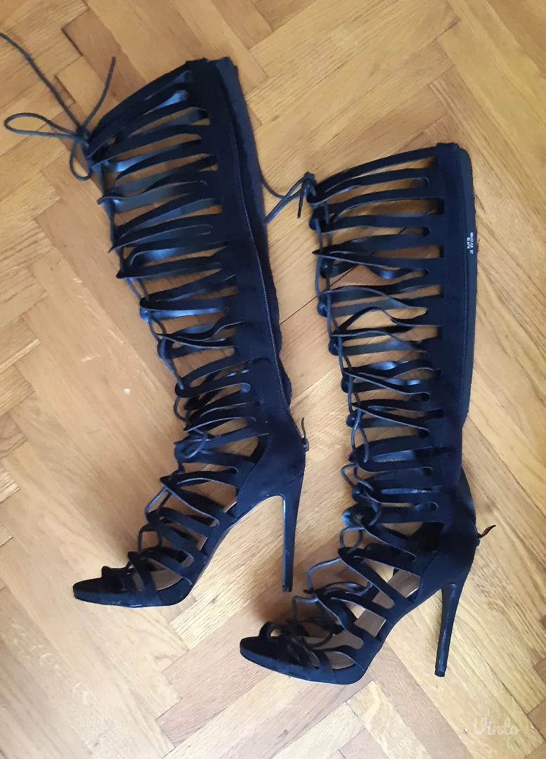 Gladijatorke/rimljanke sa stiklom