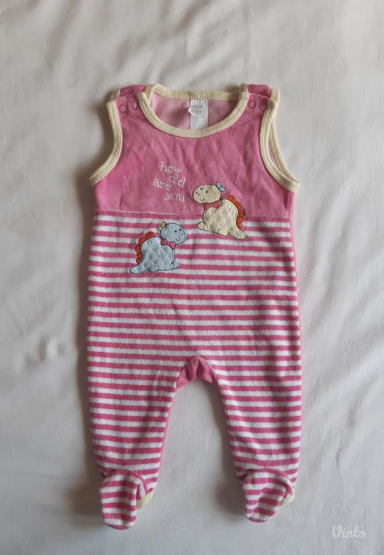 Roze strampla za bebe