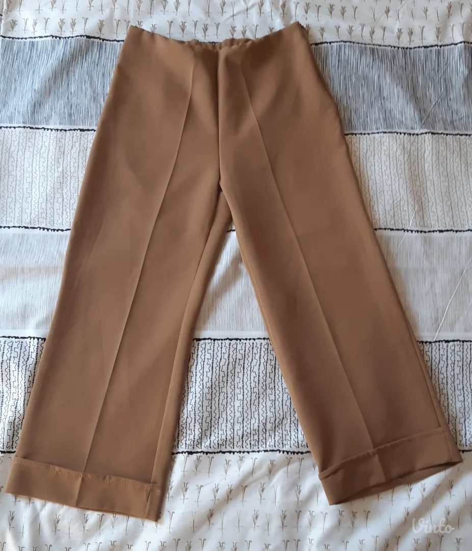 Oker kapri pantalone Novo