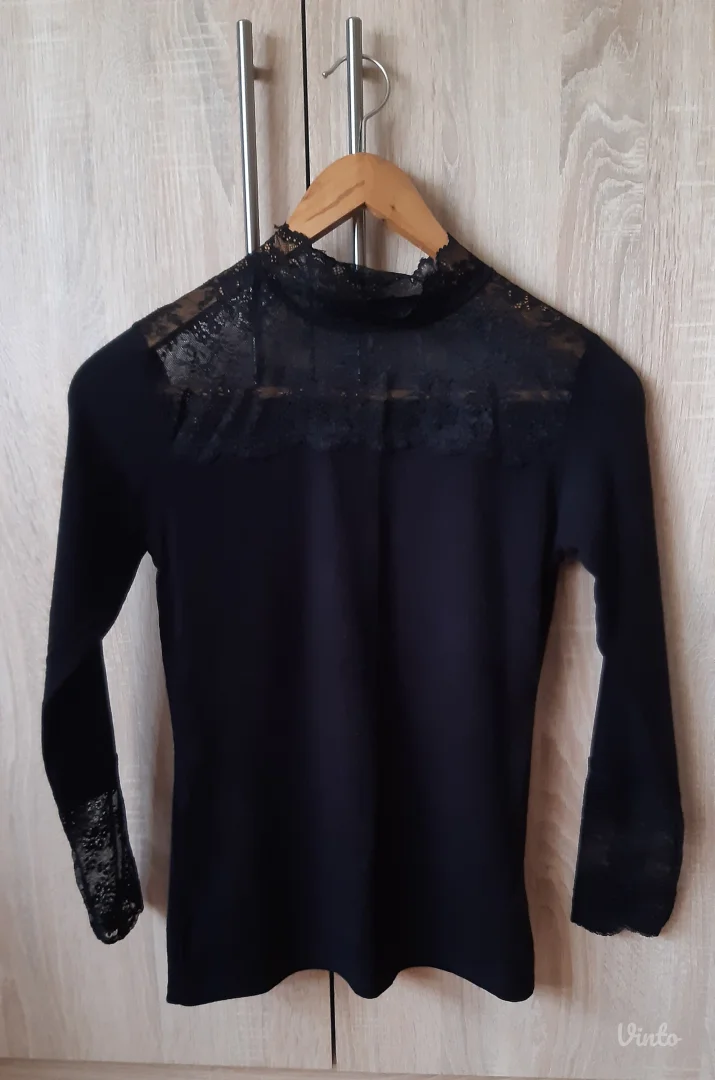 Crna polurolka sa cipkom