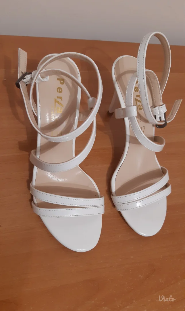 Bele sandale