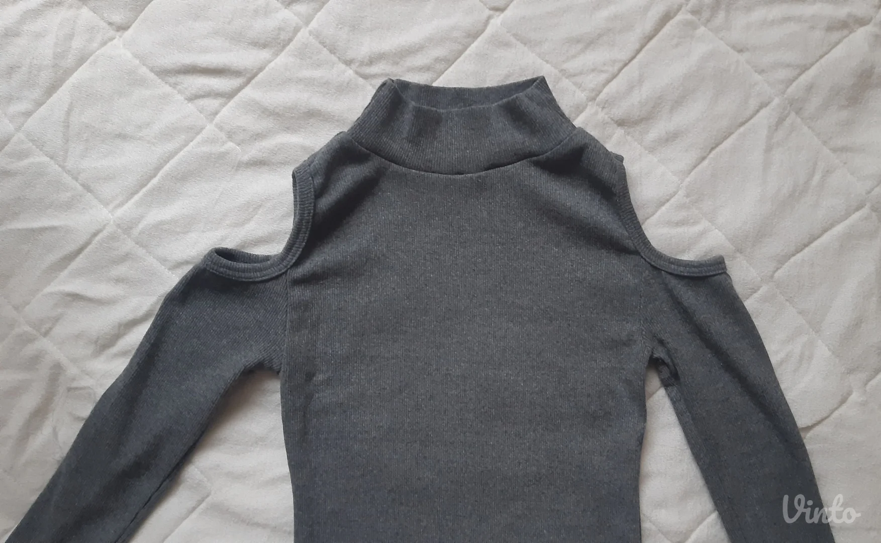 Siva haljina sa prorezima