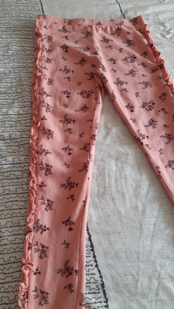 Roze helanke sa karnerima