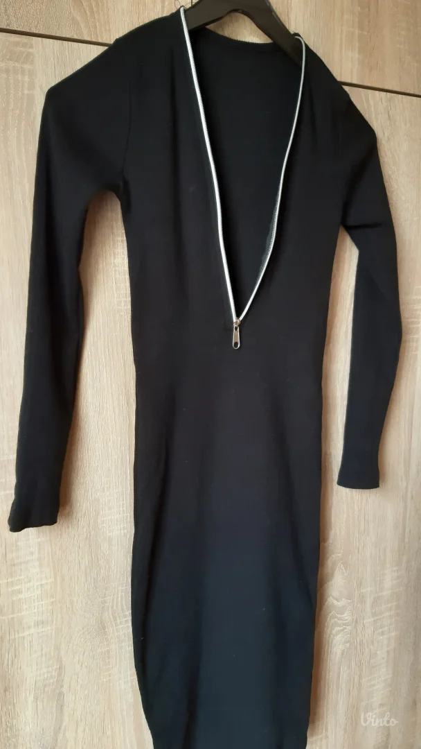 Crna haljina sa zip-om