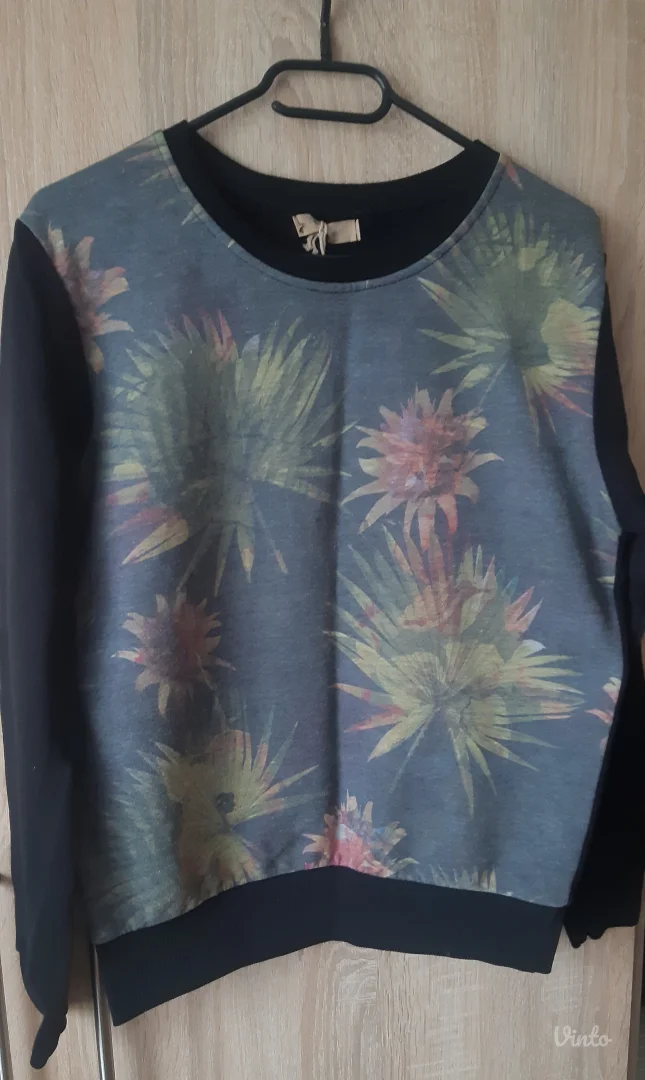 Duks sa cvetnim printom