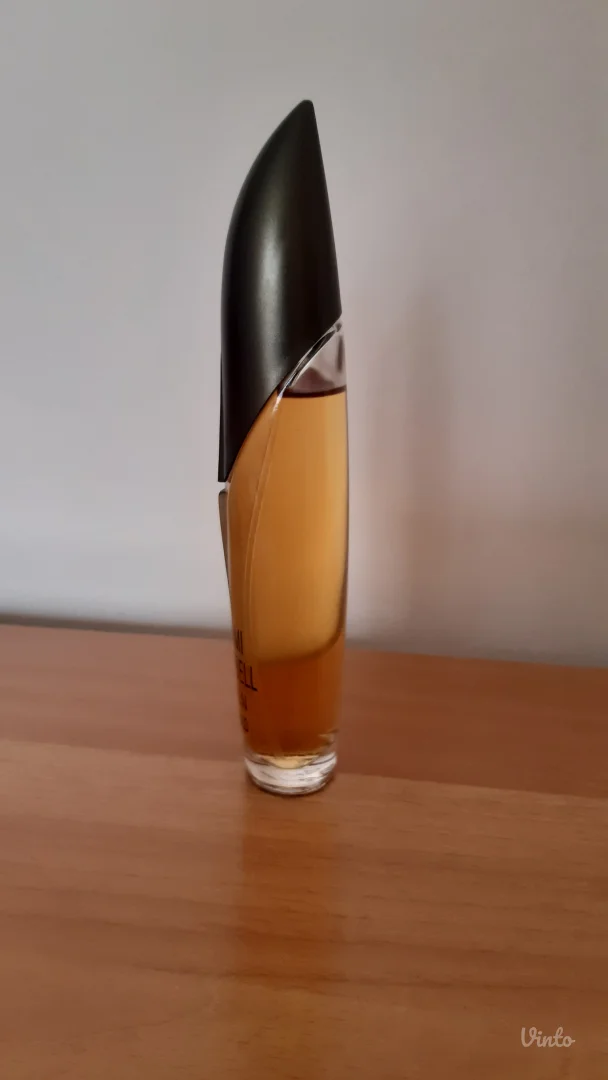 Naomi Campbell Queen of gold edt