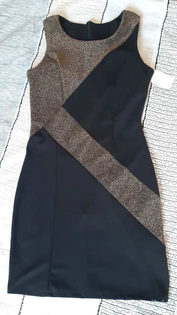 Haljina sa zlatnim detaljima Novo