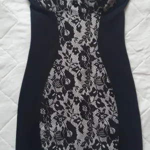 Korset haljina sa cipkom