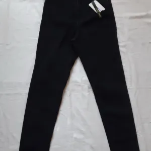 Crne farmerke Mom fit