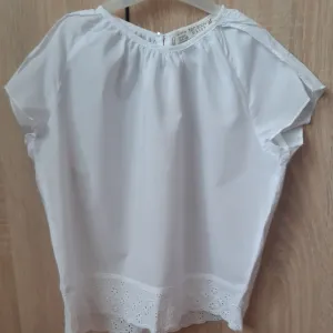 Bela bluza sa kratkim rukavima