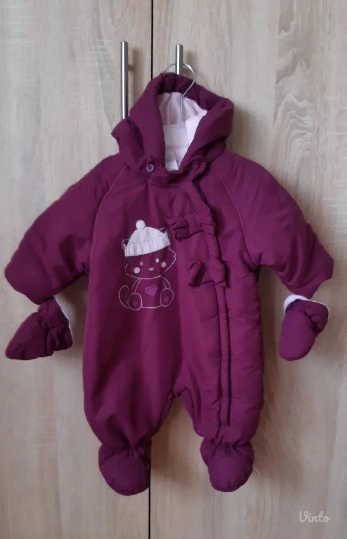 Ljubicasti skafander za bebe