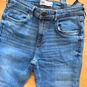 Zara- duboke farmerke