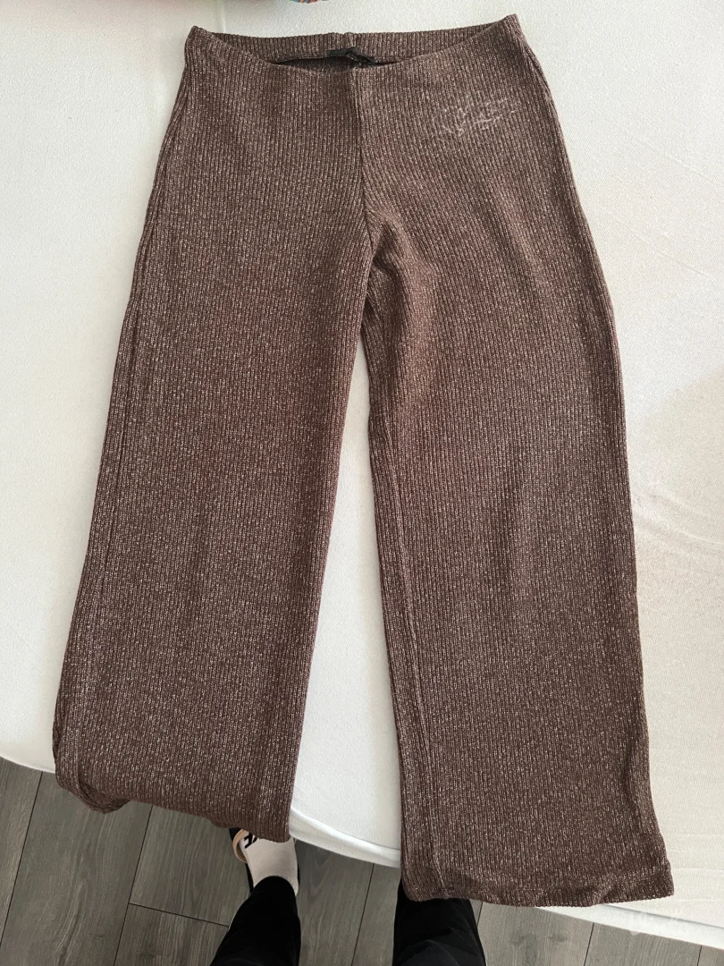 Zara pantalone sirokih nogavica