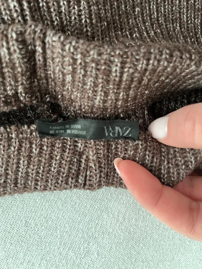 Zara pantalone sirokih nogavica