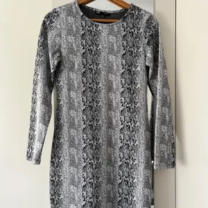 Haljina sinsej kratka