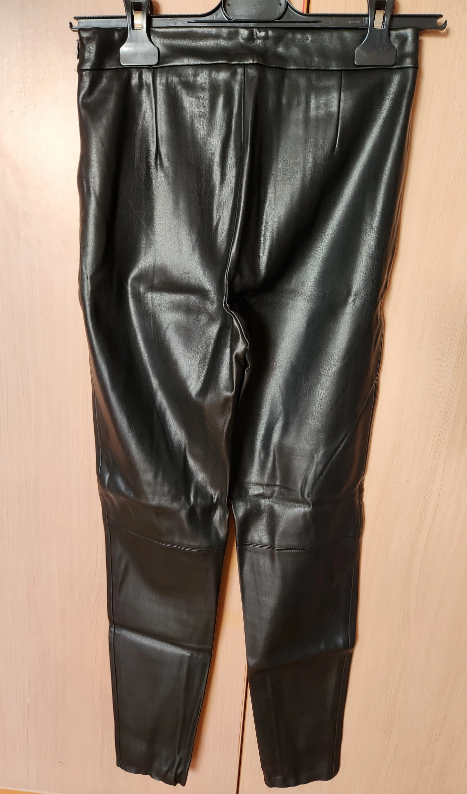 Zara kožne pantalone