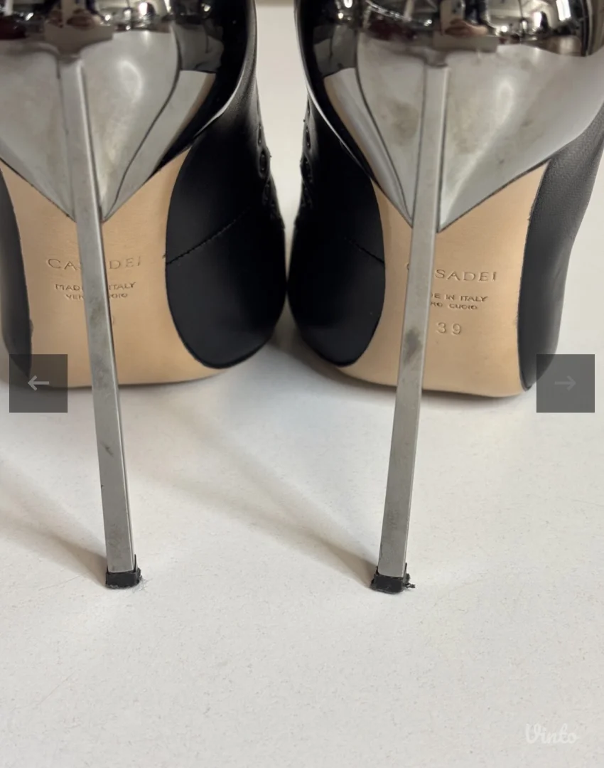 Casadei kožne salonke 39