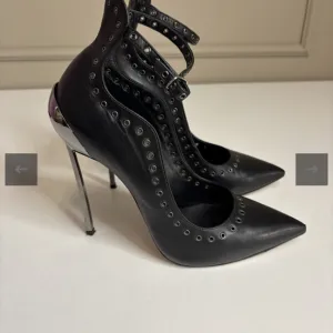 Casadei kožne salonke 39