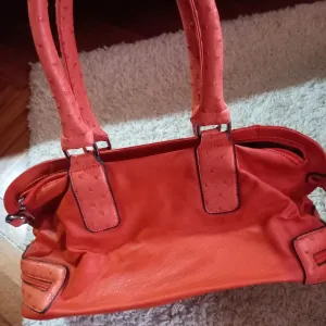 Narandžasta torbica