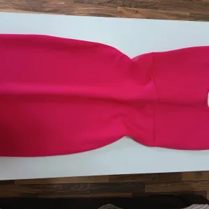 Roze svecana haljina