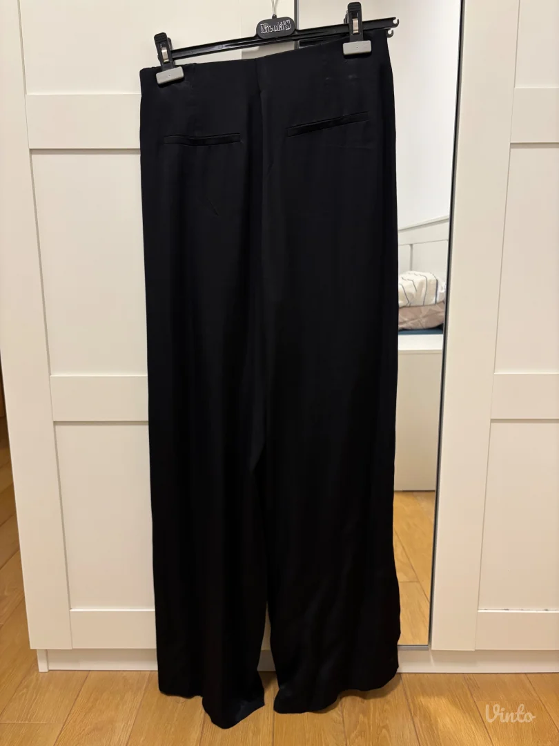 Svilene pantalone ZARA